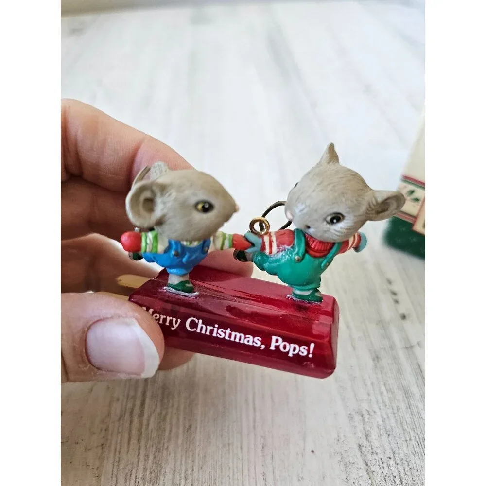 Enesco Merry Xmas pops popsicle mice ornament vintage 1989 562971 ice skating sk